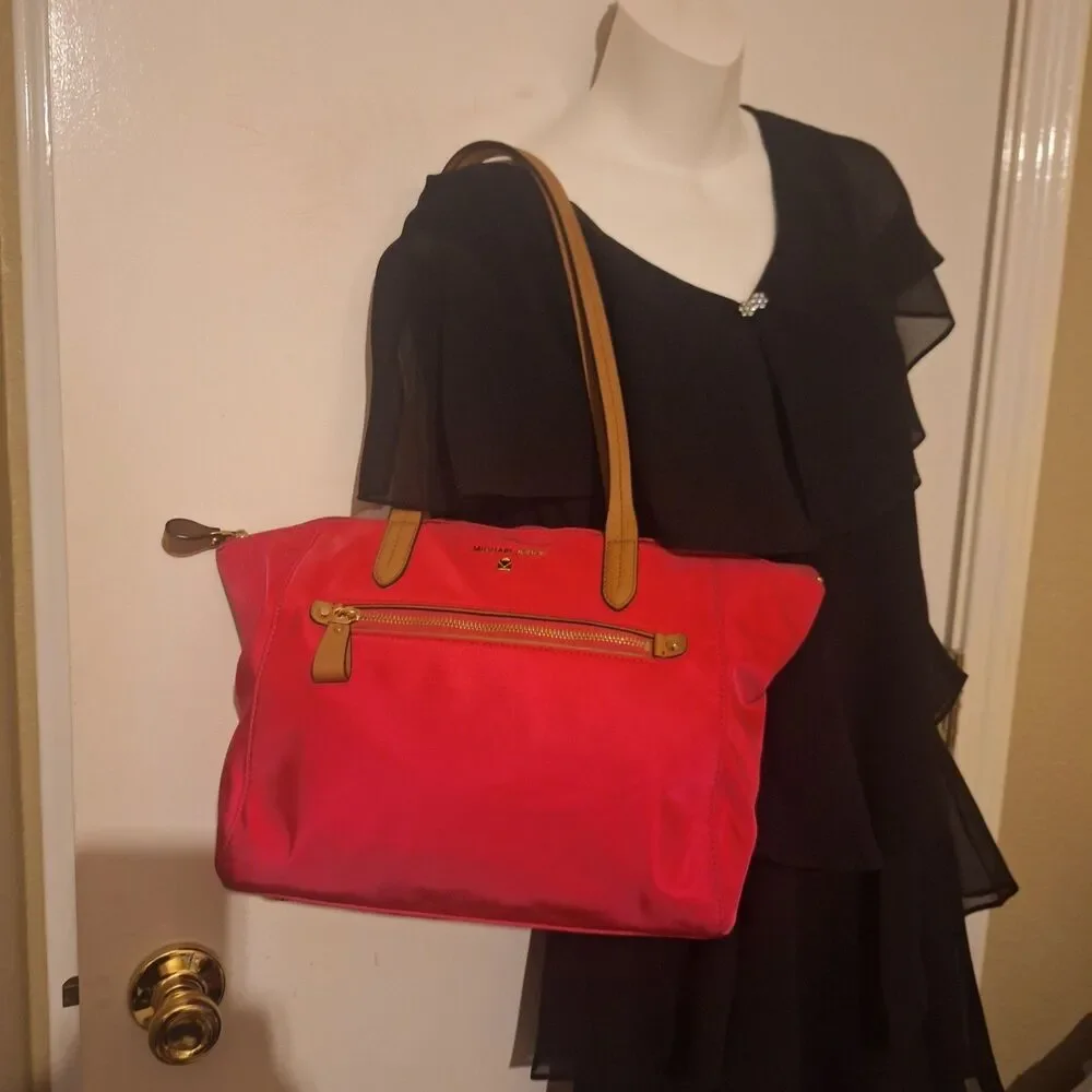 Michael Kors Kelsey Pink Nylon Large Tote Handbag